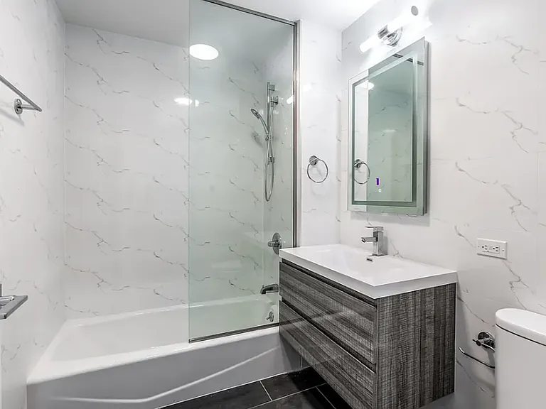 4727 5th St #402 — Photo 3