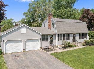 44 Chestnut Hill Rd, South Hadley, MA 01075