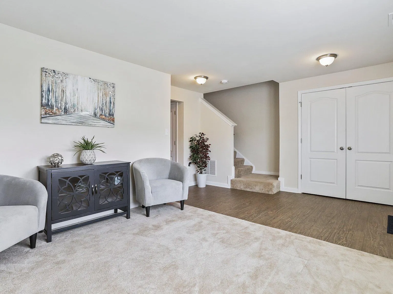 3 bed, 2030 sqft, $1,900 — Photo 2