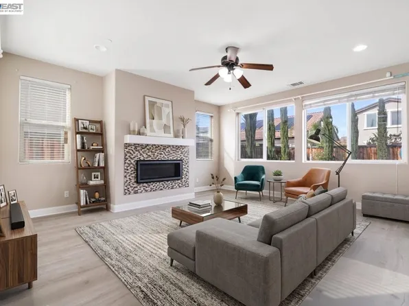 967 Dainty Ave, Brentwood, CA 94513