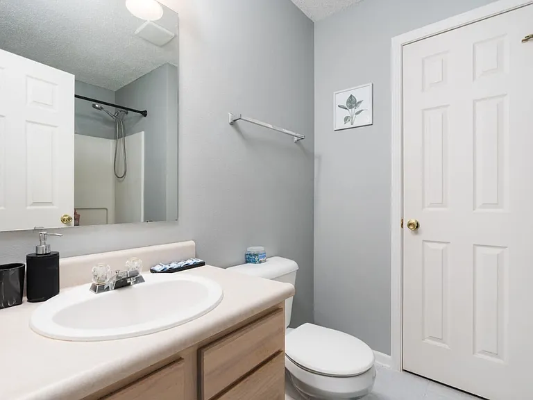 Shadowbrook Dr — Photo 32
