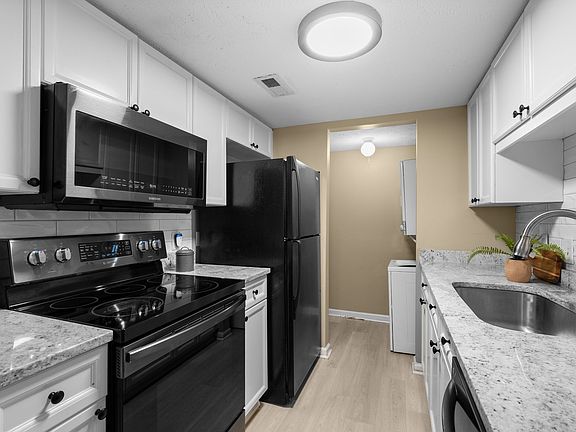 2nd image of 420 Elysian Fields Rd APT E4