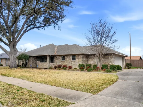 3401 Colonial Dr, Rowlett, TX 75088