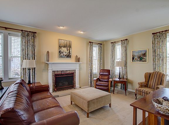 5th image of 1116 Hedgerow Dr