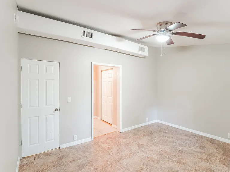 2603 Martha Ln — Photo 15