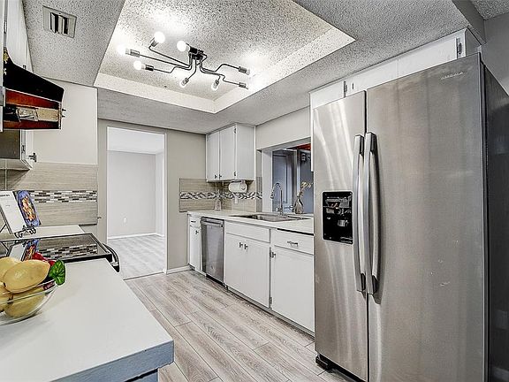 2nd image of 9805 Scenic Dr