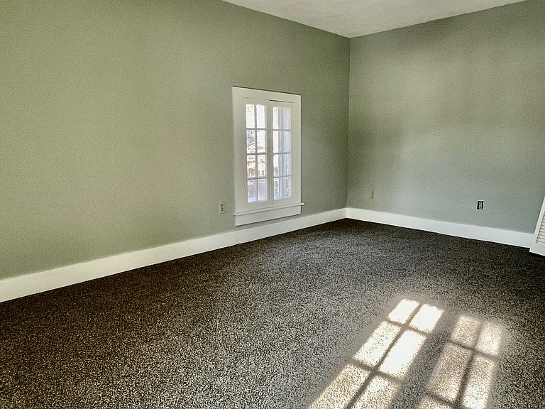 102 W Walnut St — Photo 10