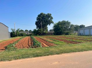 Louise Ave, Muscle Shoals, AL 35661