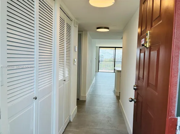 7050 NW 44th St APT 708, Lauderhill, FL 33319