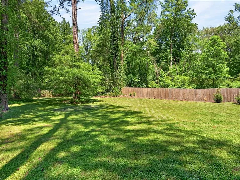 1360 Willivee Dr — Photo 14