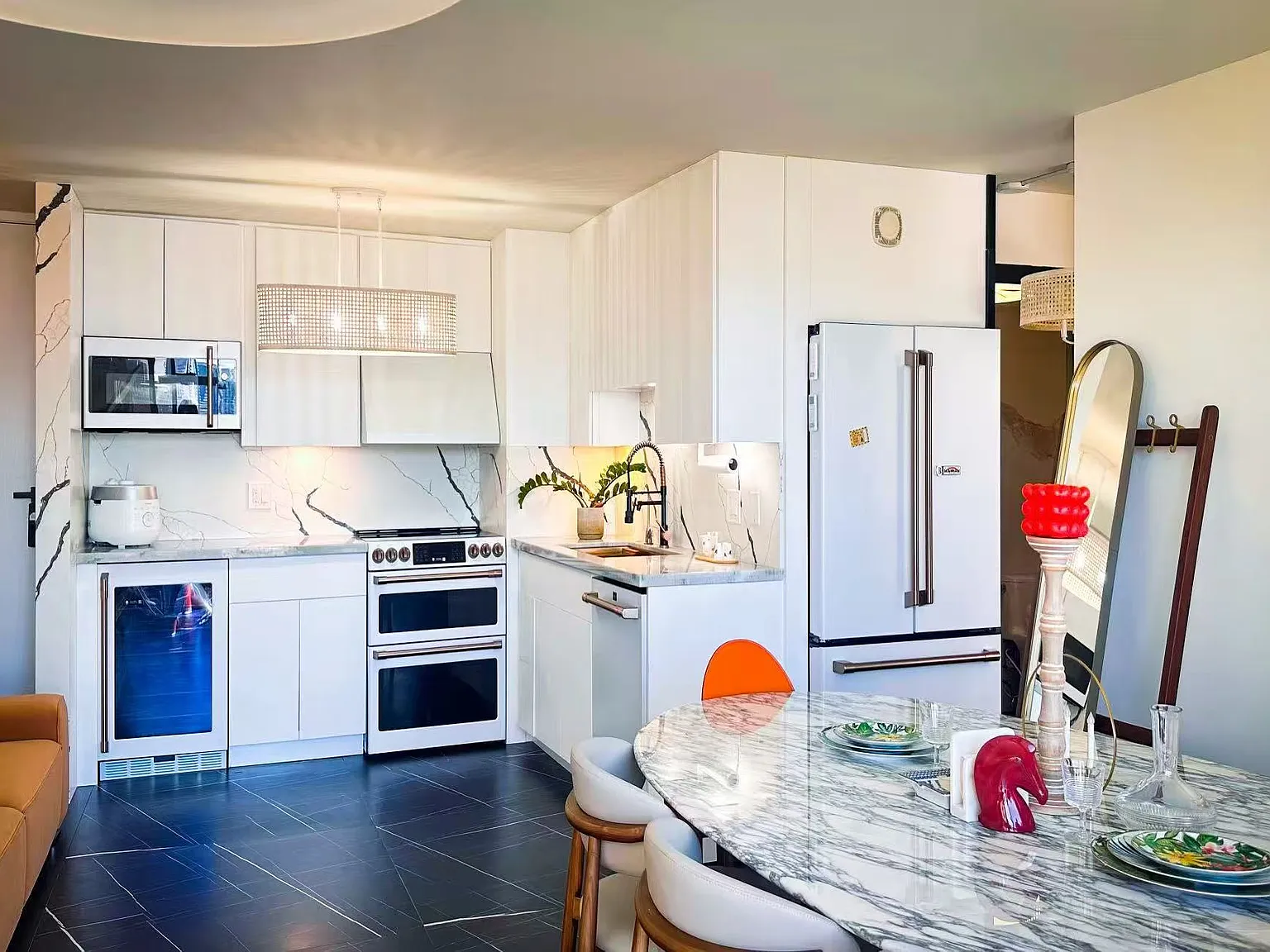 1 bed, 570 sqft, $3,200 — Photo 2
