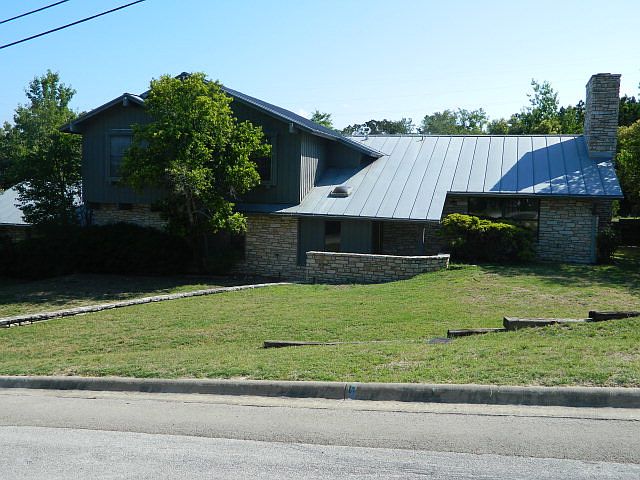 1st image of 708 E Lane Dr
