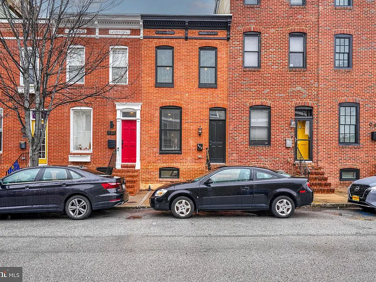 939 S Baylis St — Photo 3