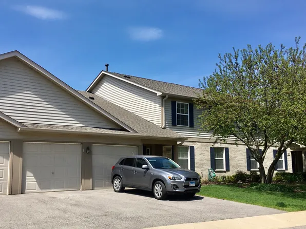 1033 N Village Dr Unit 1, Round Lake Beach, IL 60073