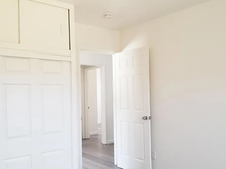 140 E Pearl St — Photo 9