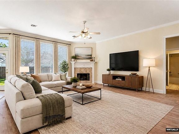 4th image of 960 Richmond Ct