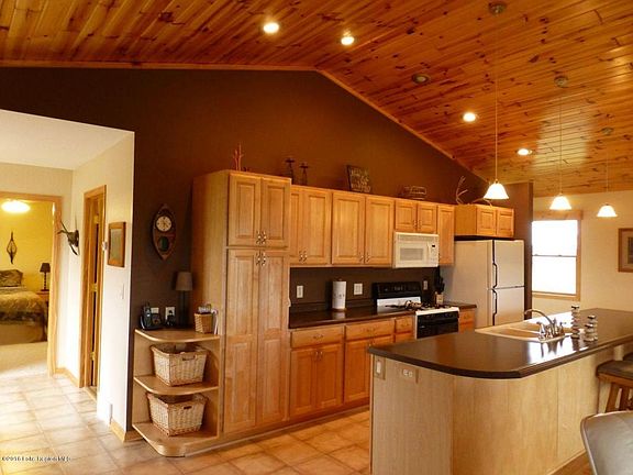 5th image of 39201 Walker Lake Dr