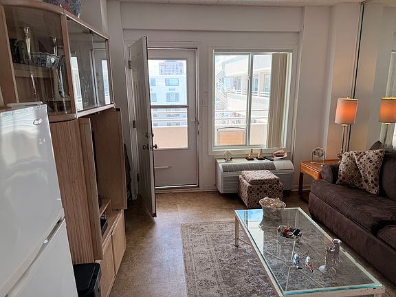 5th image of 5300 Boardwalk Unit 306