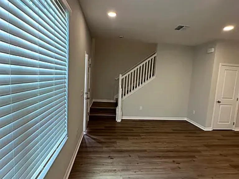 15965 Grafton Way — Photo 3