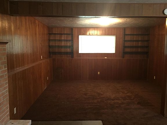 4th image of 2040 S Saint Clair Ave