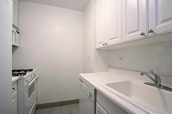 Sold by Corcoran | media 3