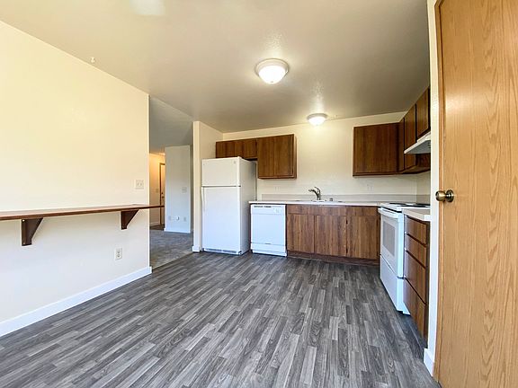 5th image of 9818 132nd Street Ct E APT A