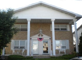 314 Center St, Dupont, PA 18641