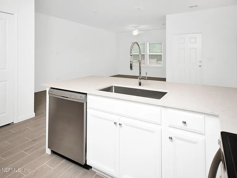 348 Rosemont Dr — Photo 18