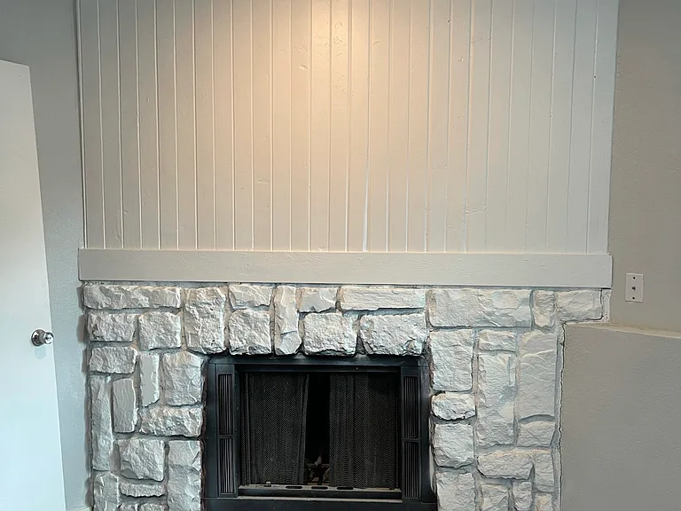 349 Gahart Dr #C — Photo 6