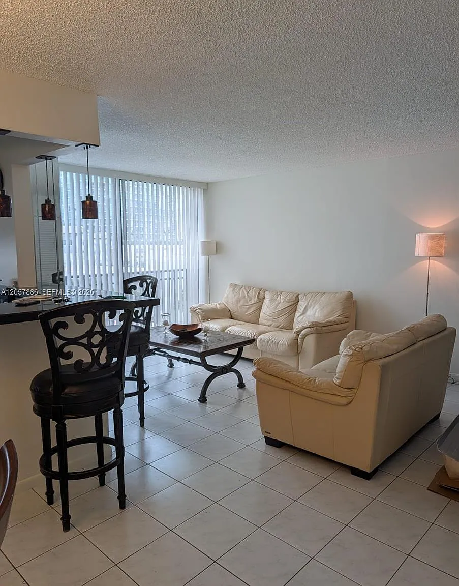 Plaza Of Americas Condo P — Photo 1