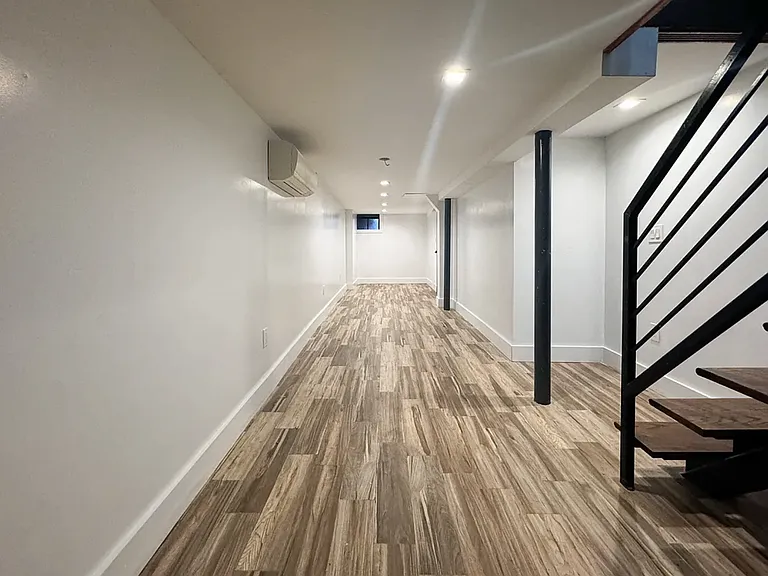 1867 Bleecker St #1L — Photo 9