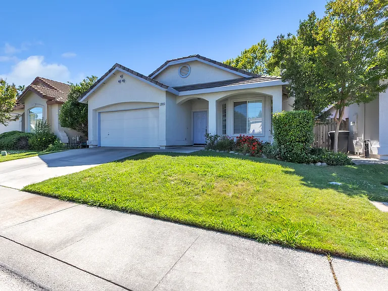 1909 Lindsay Dr — Photo 26