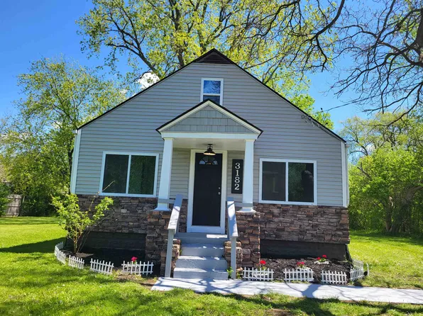 3182 N Center Rd, Flint, MI 48506