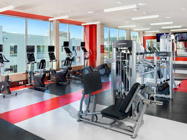 24-hour Rooftop Fitness Center