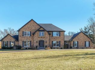 931 Cabernet Dr, Chesterfield, MO