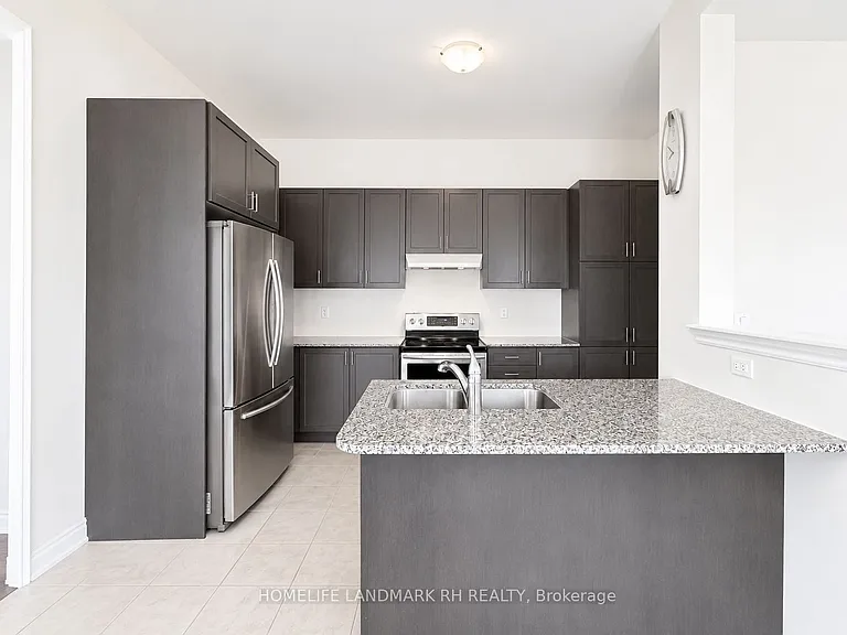 23 Clara May Ave — Photo 8