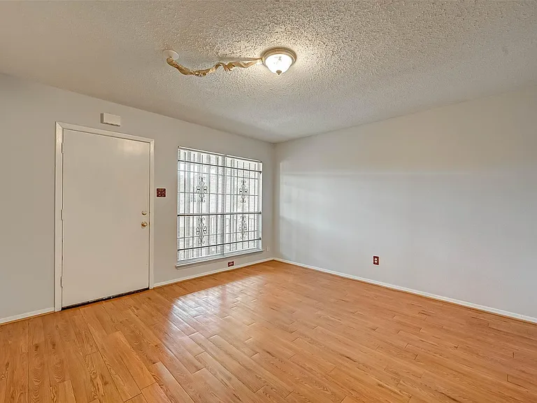 7714 Renwick Dr #K113 — Photo 3