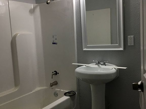 3rd image of 145 Circle Dr