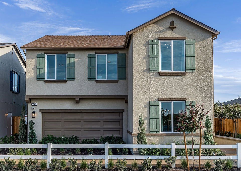 Ariette at Oak Place Sonata Model Exterior