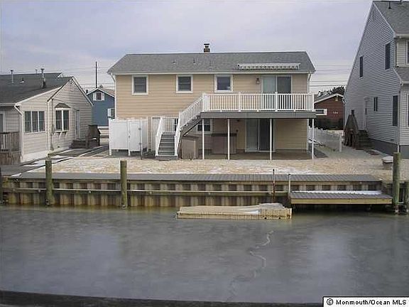 New Vinyl Bulkhead and Deck