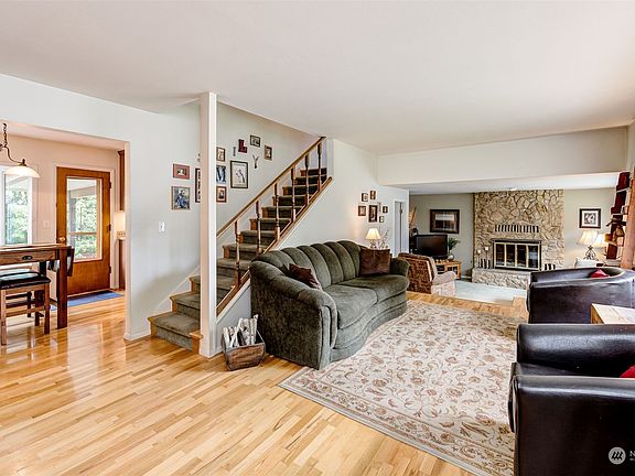 4th image of 601 Marian Avenue