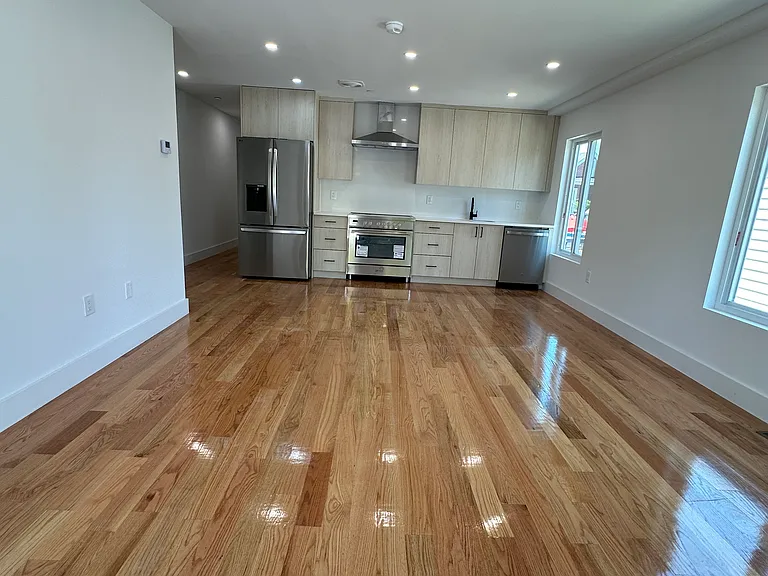 2219 Seymour Ave #1 — Photo 4
