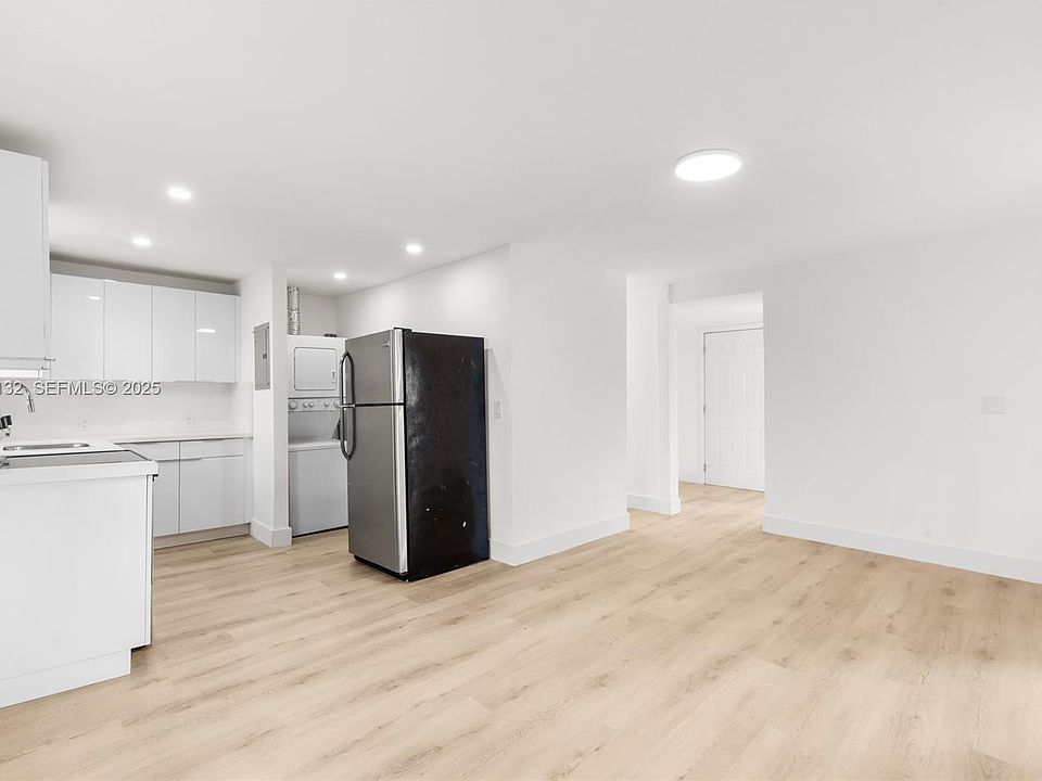 1st image of 2385 SW 17th St