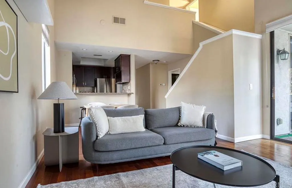 2 bed, 977 sqft, $3,150 — Photo 1