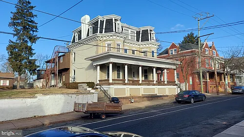 261 N York St #F Photo 1 261 N York St #F Photo 1