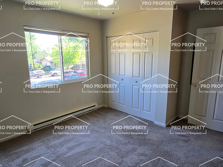 1506 E 5th St — Photo 14
