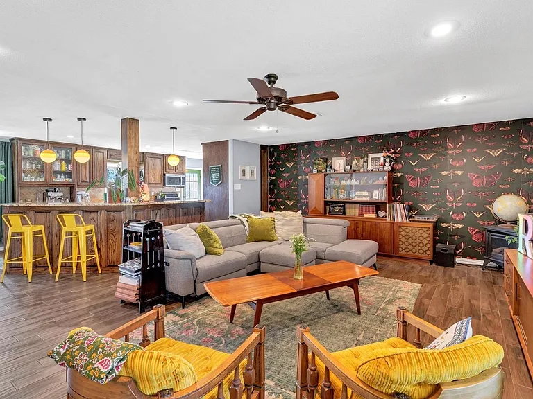 406 N Oak Ln — Photo 4