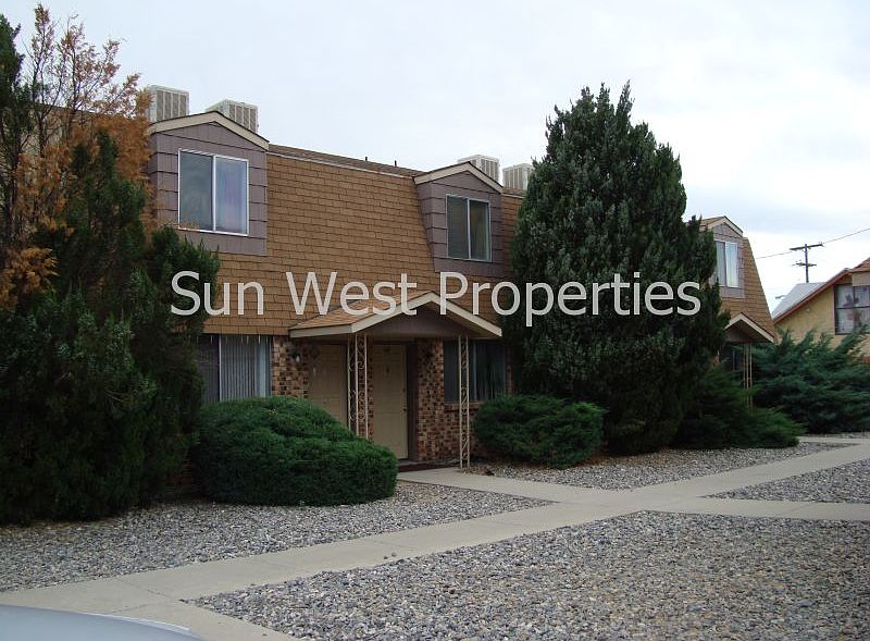 1st image of 1601 Farmington Ave APT 2