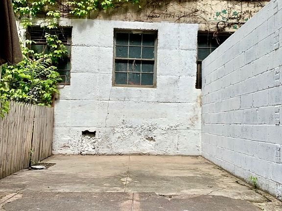4th image of 317 W 29th St APT 1B