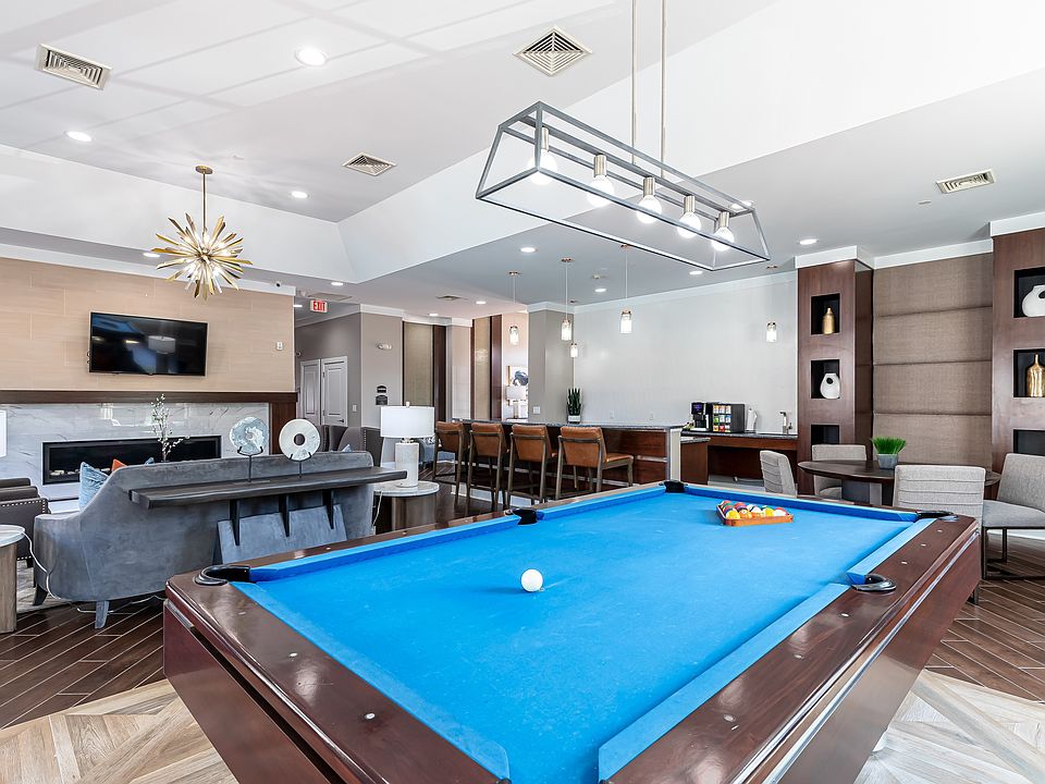 Clubhouse Sports Lounge